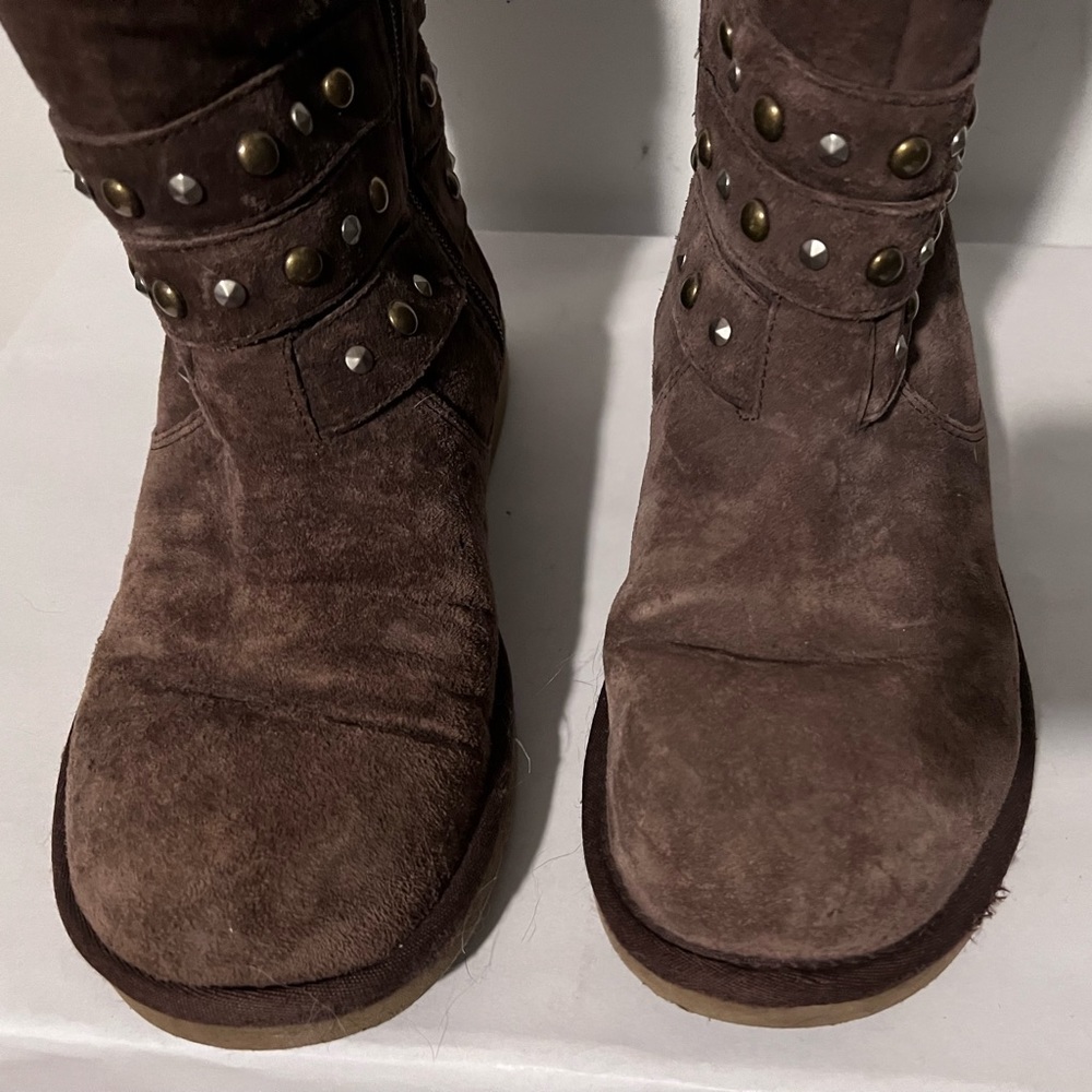 UGG Boots - Picture 13 of 16